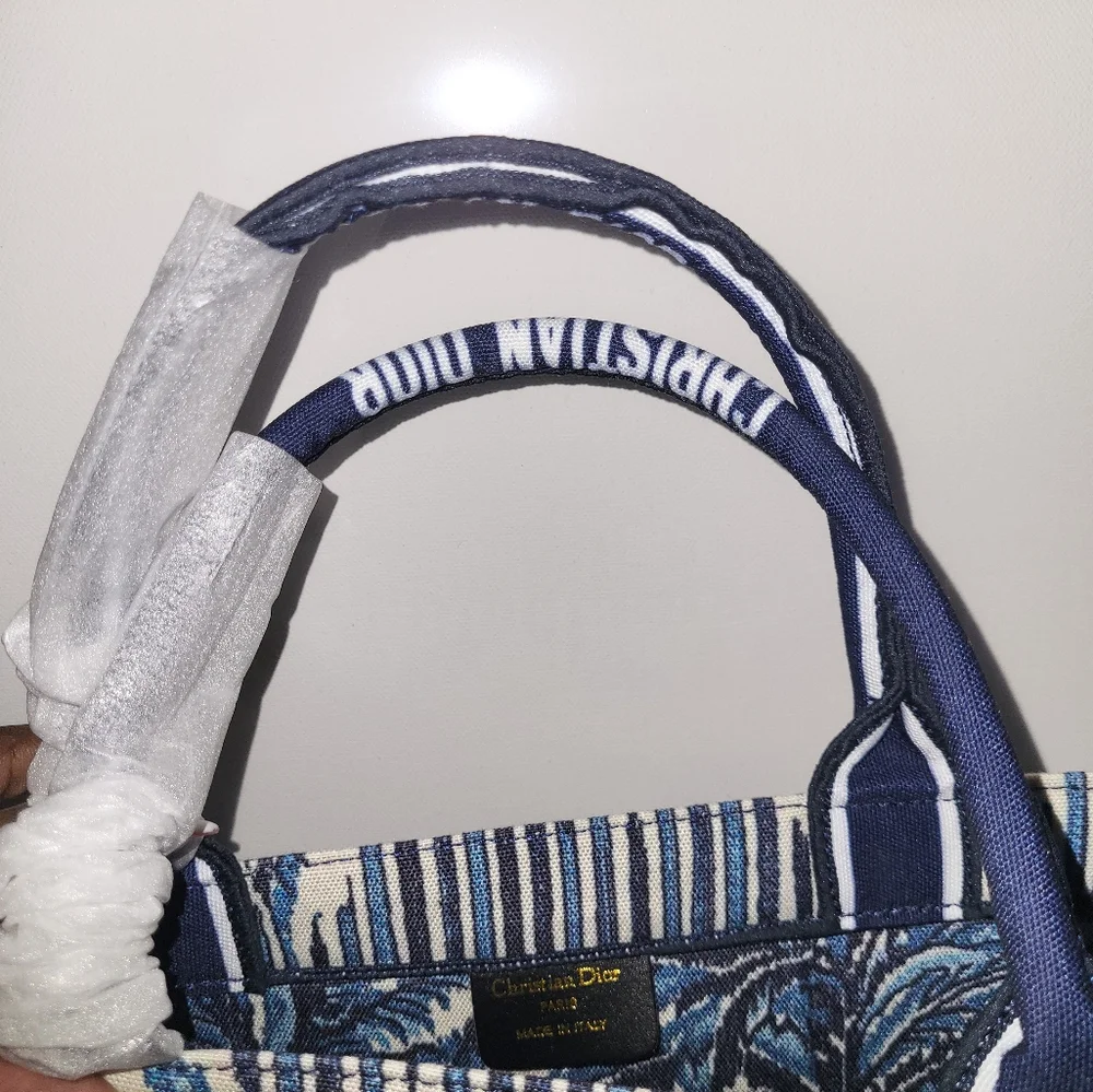 Handbag - Picture 5 of 6
